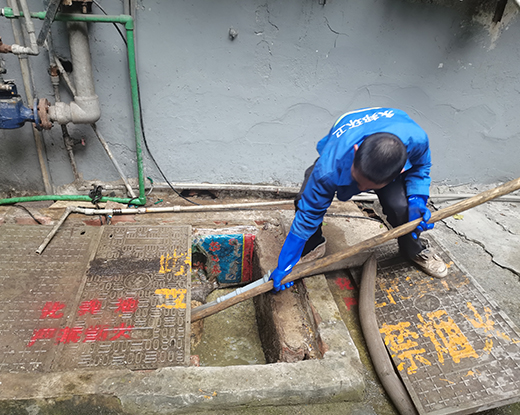 竞秀清掏化粪池